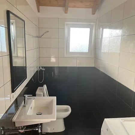 Apartment Yseni