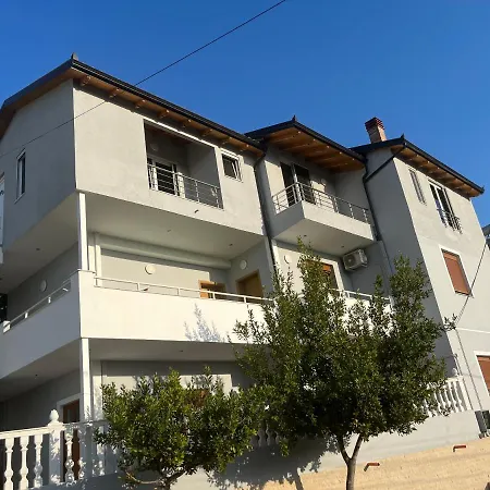 Yseni Apartament