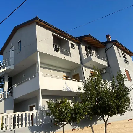 Apartament Yseni Orikum