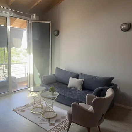 Yseni Apartment